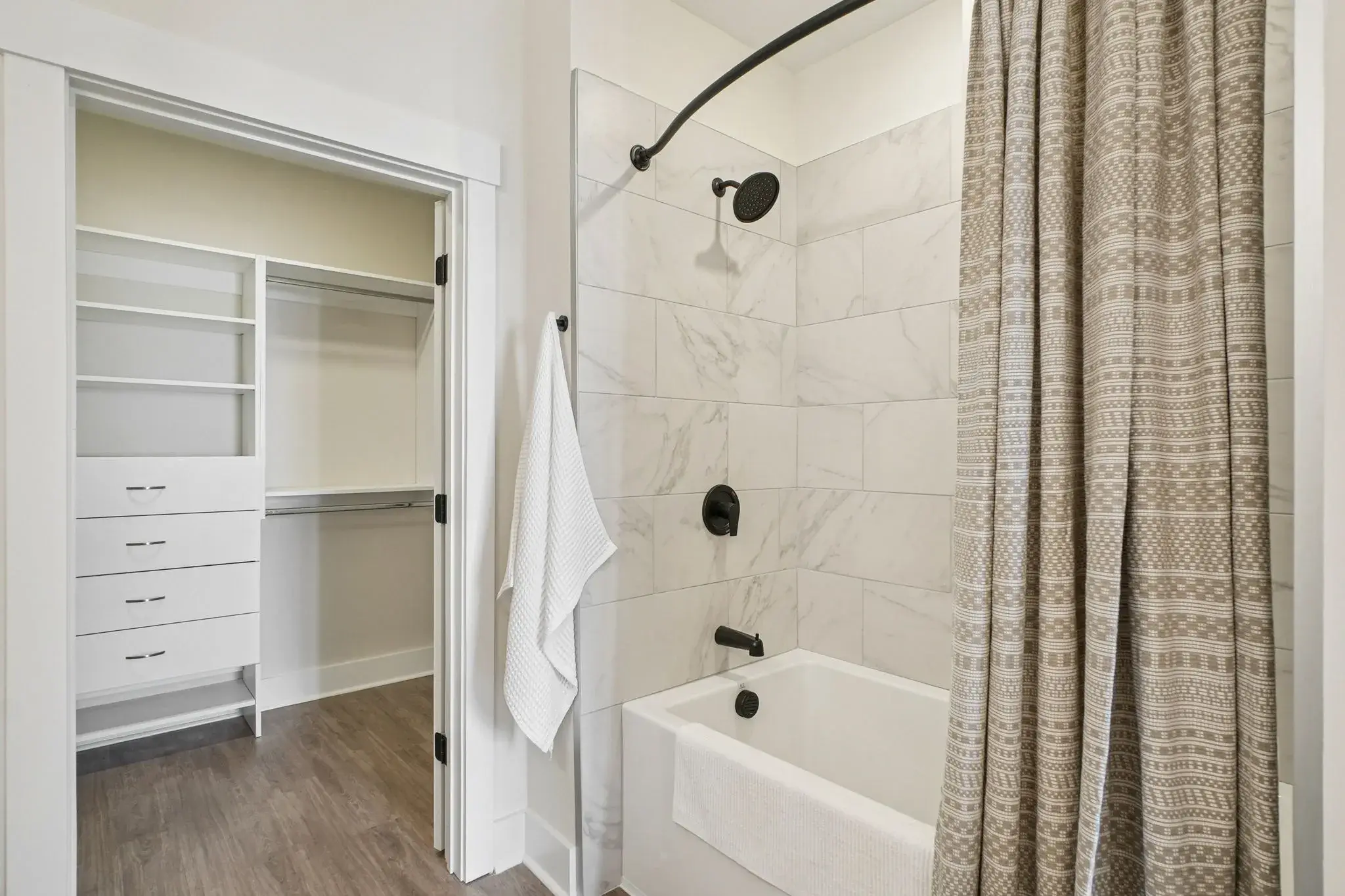 4th & Green bathroom-1